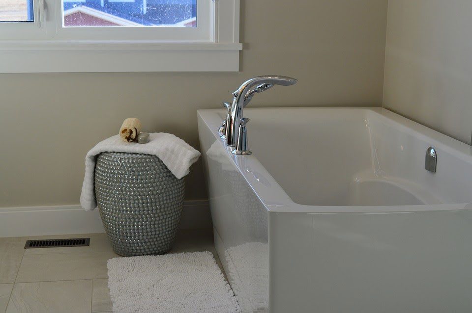 white stone bathtub