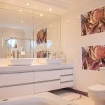 Wall-hung bathroom vanity