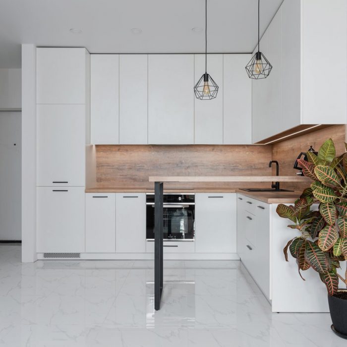 Holland Champagne Kitchen Cabinets (2-3 Week Lead Time)