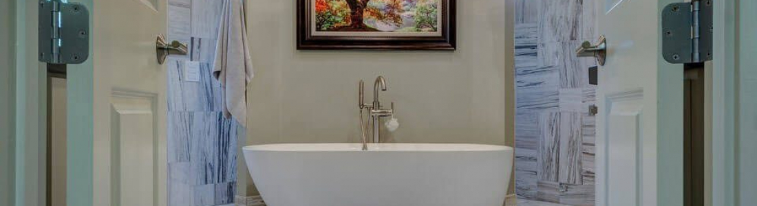 Bathroom with a bathtub