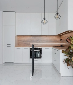 Holland Champagne Kitchen Cabinets (2-3 Week Lead Time)