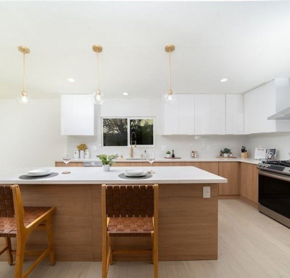 Sterling Light Oak Kitchen Cabinets (2-3 Week Lead Time)