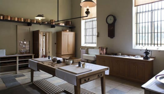 traditional-style kitchen