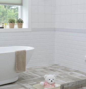 Zen bathroom with bathtub